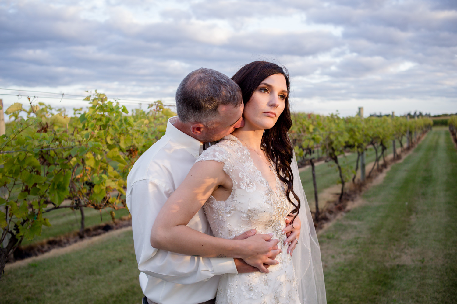 bride and groom, couples photos, love, golden hour