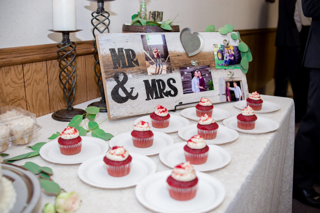reception, reception details, wedding details, cupcakes, wedding photos, dessert